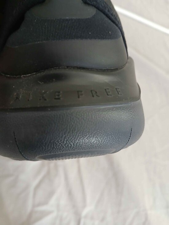 Nike Free RN 2018 Mens Lightweight Running Shoes  Black 942836 002 New 11.5 New